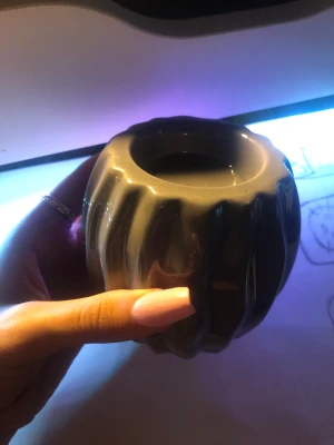 Dekoration  - Det håller ljus, väldigt fin men passar inte in i mitt rum💗