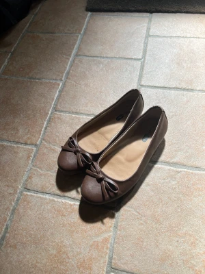 Ballerinaskor - Jättesöta bruna ballerinaskor från din sko!