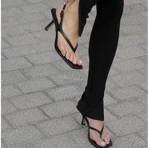 Klackar från nakd  - Helt oanvända klackar köpta på nakd. Säljer pågrund av att jag köpte fel storlek. Nypris 400 kronor 