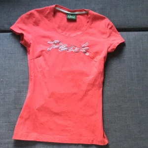 peak performance babytee - typ aldrig använd
