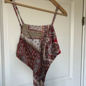 Topp - Så söt topp, knappt använd. Säljer den pga. Den inte kommer till användning🌸 