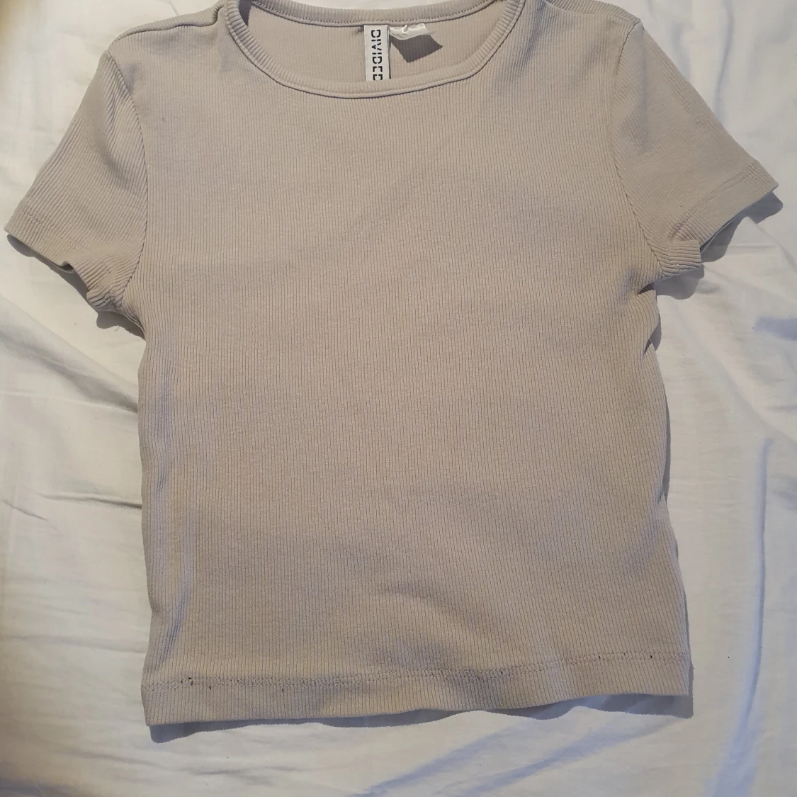 Beige croppad t shirt