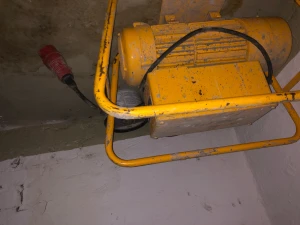 Bygg  - Betong vibrator. 