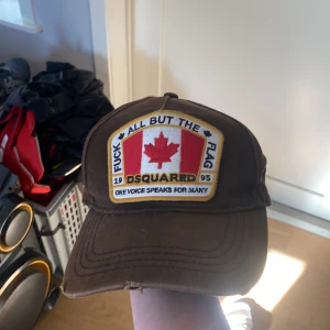 Desquared keps  - Säljer min desquared keps då jag inte länge har behov av den köpt förra sommarn för 1500kr på minto