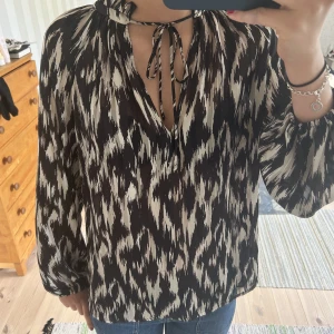 Topp - Jätte snygg topp! Aldrig använd!❤️