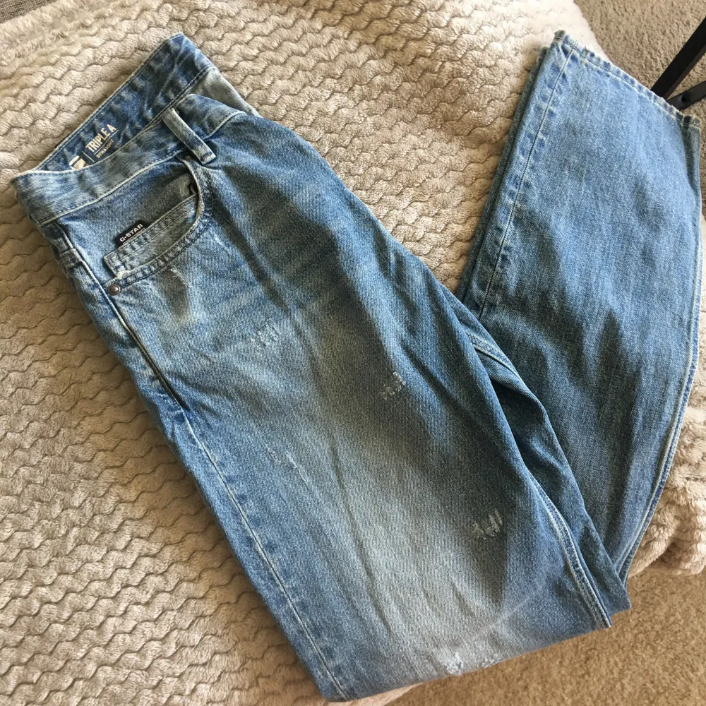 Oanvända Gstar raw straight, riktigt fina! Hör av er för fler bilder/frågor. Jeans & Byxor.