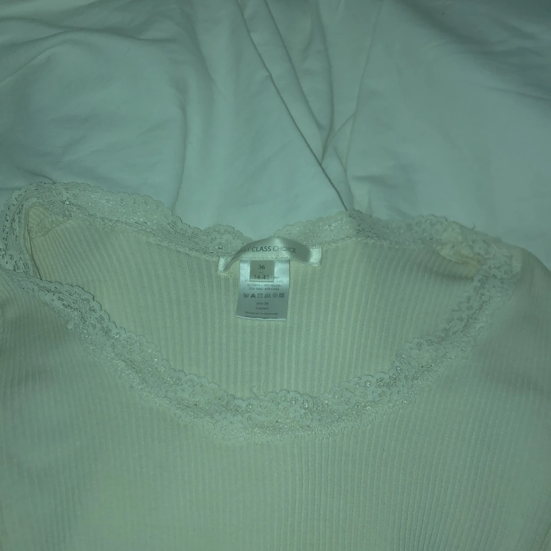 Vit långärmad tröja med spets💓 - 91