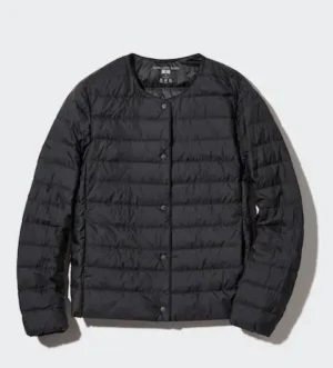 Uniqlo jacka - Säljer min jättesnygga uniqlo jacka i storlek M, jag har vanligtvis S men eftersom den är ganska liten i storleken så rekommenderar jag en storlek större❤️den är i nyskick. Köptes i januari. Bud på 500