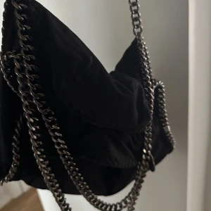 Väska - Väska med kedja