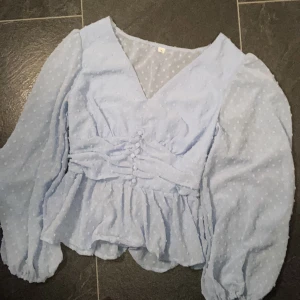 Blå topp💙 - Kommer inte till användning💙