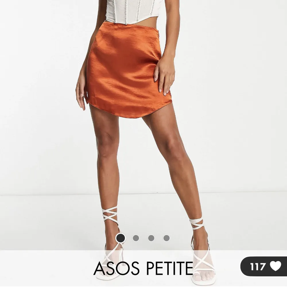 Jättefin orange kjol som tyvärr blivit för stor, sparsamt använd . Kjolar.