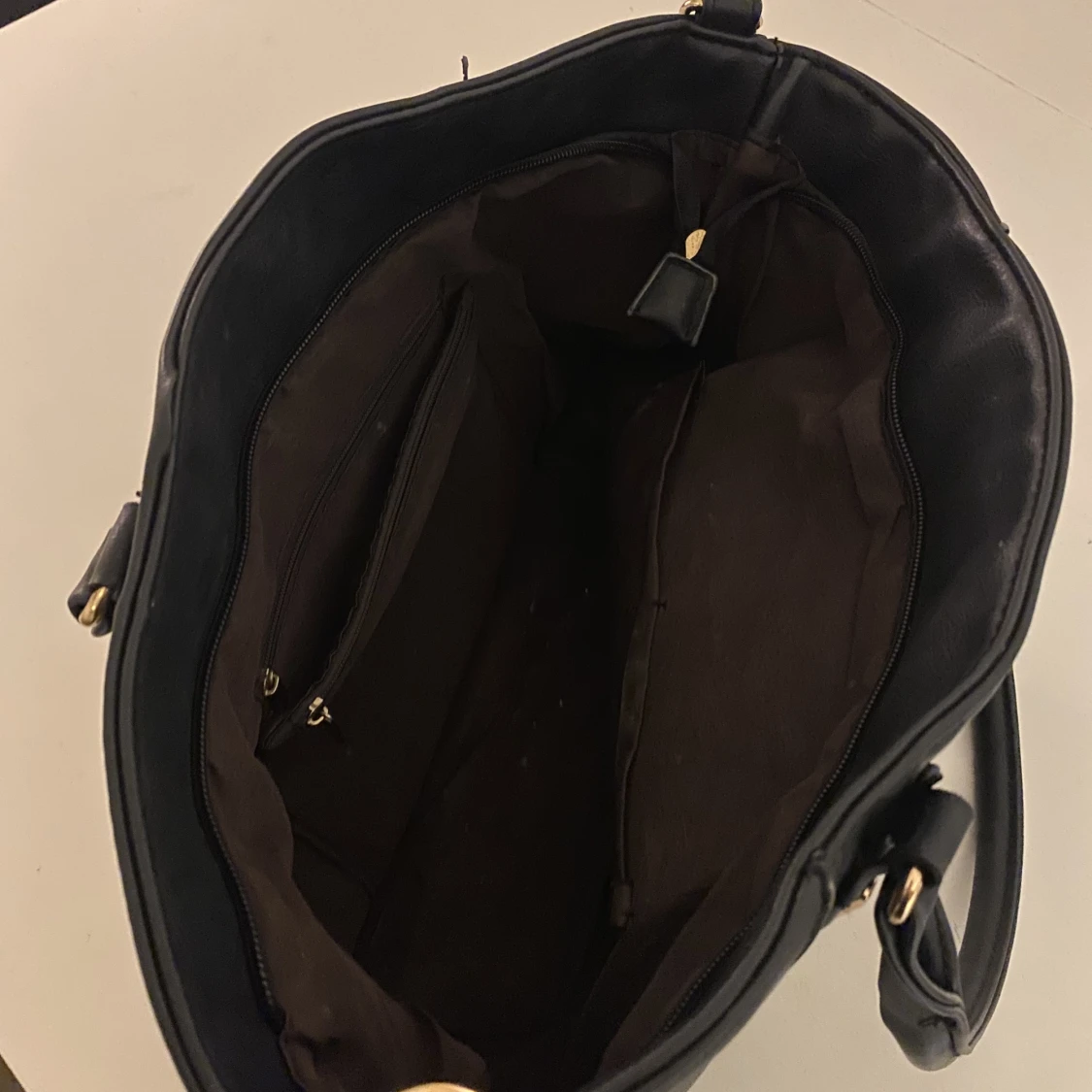 M/K väska ej äkta  - 90