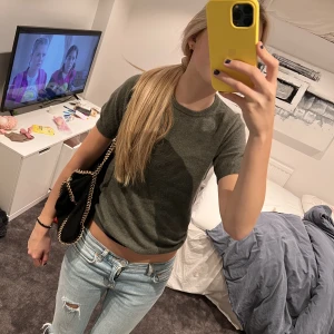 Softgoat tröja - En karsmir T-shirt från softgoat i bra skick❤️ skriv bud privat