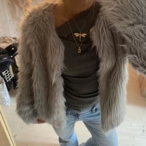 Pälsjacka  - SUPER snygg men säljer för jag har för många💓💓
