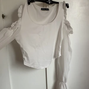 Topp - Topp från Shein i storlek S. Lite längre ”magtröja” knappt använd.