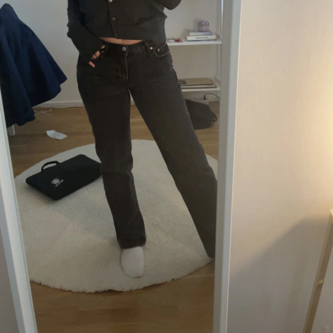 Svarta lågmidjade jeans