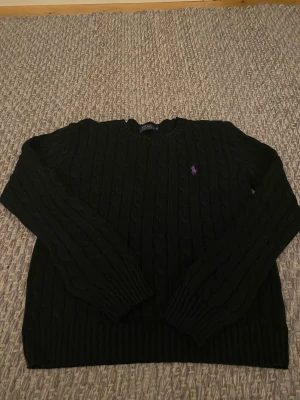 Raplh lauren  - En jätte fin raplh raulen tröja. Aldrig användt så är i nyskick💘ställ gärna frågor om ni undrar något💘