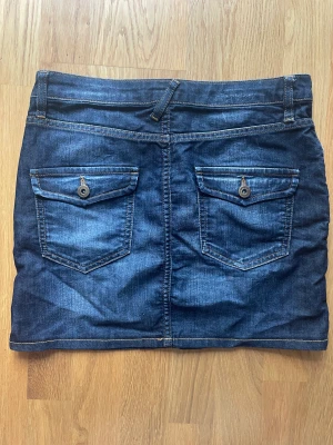 Jeanskjol - Jättecool jeanskjol som säljs så den inte kommer till användning!! Jättebra skick ❤️