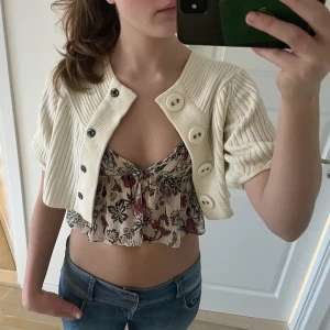 Bolero - Trendig bolero som passar perfekt till en söt topp