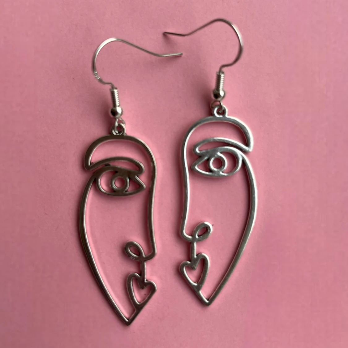 Faces örhängen 💕