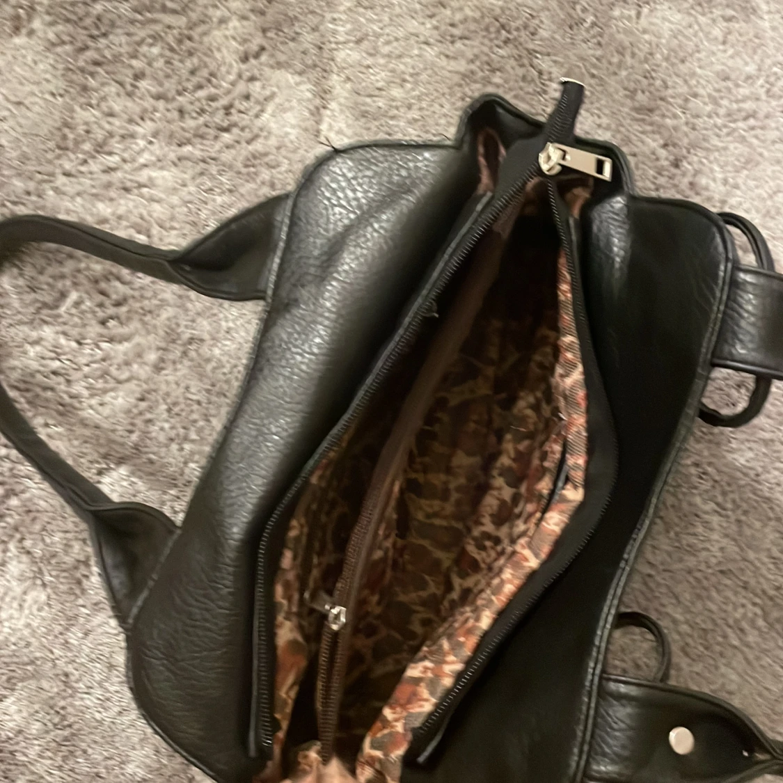 Svart väska  - 90