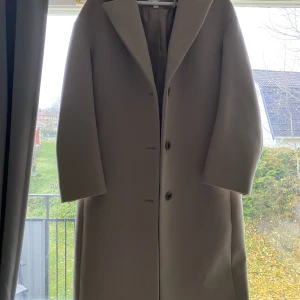 Kappa - Säljer nu min kappa från HM köpte den för 1000kr säljer den för 500 storlek S