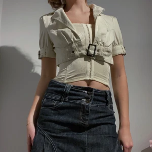 JEANS BOLERO - Ny🤍 Följ för liknande toppar inom kort. 