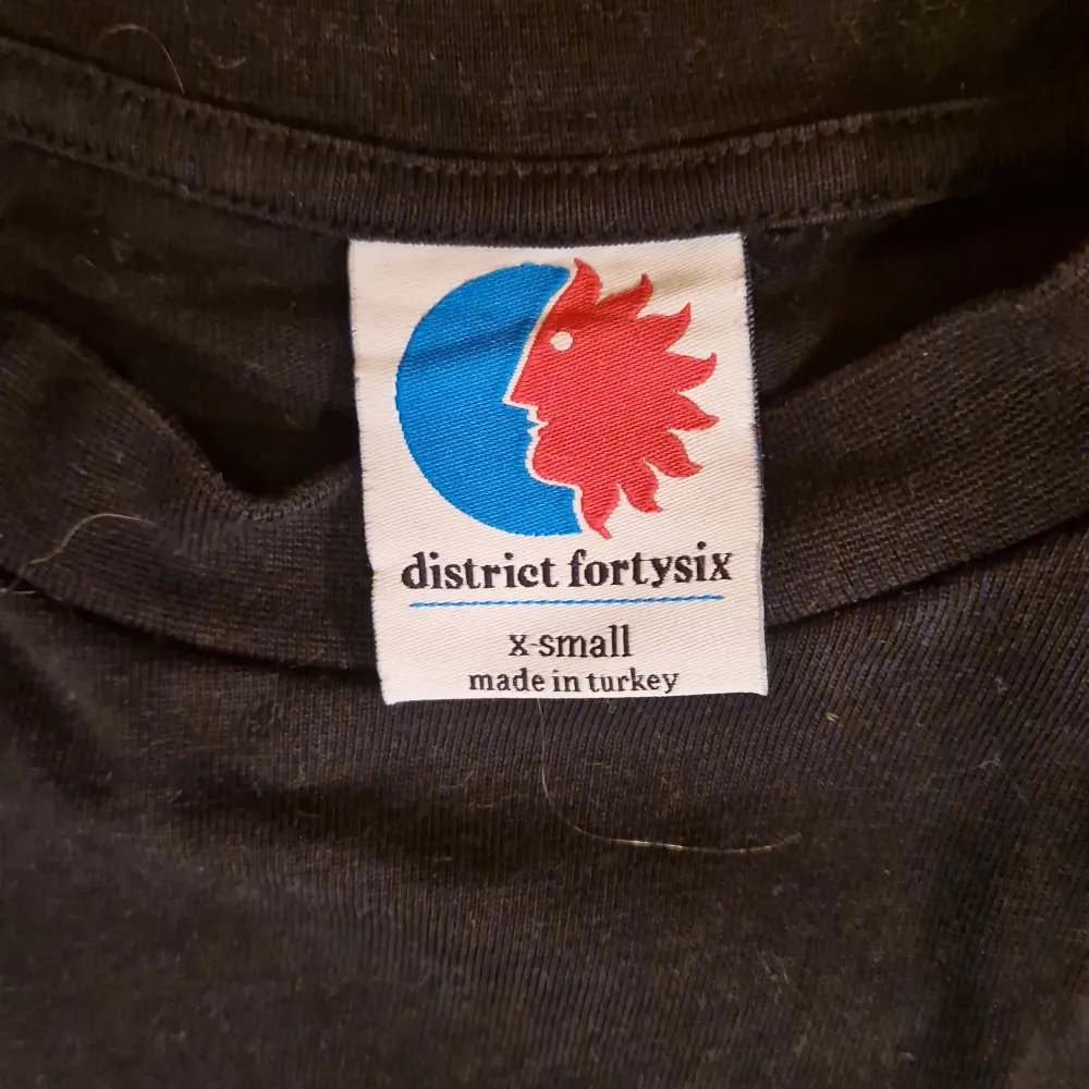 District46 t-shirt, den är för liten för mig, använd en gång. T-shirts.