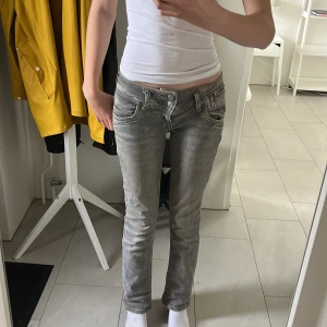 LTB jeans  - Säljer mina lågmidjade botcotcut LTB jeans då de börjar bli för korta på mig❤️skriv för fler bilder