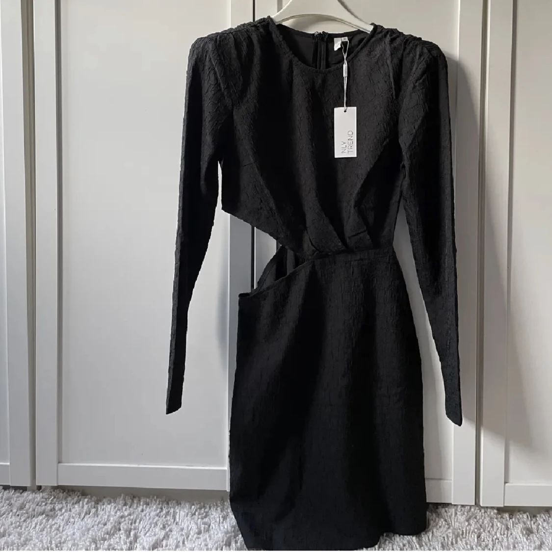 Slutsåld festklänning - 90