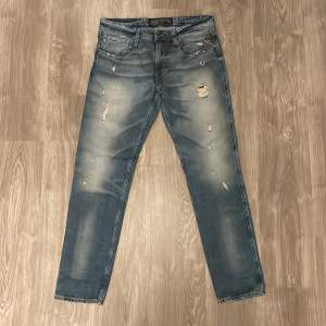 | Replay jeans | Skick 8/10 | storlek 34/32 | Pris 350 |