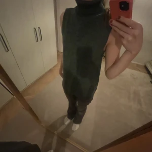 Zara tröja  - Jötte snygg zara tröja med krage, kommer aldrig till använding. Kan diskutera pris 💕