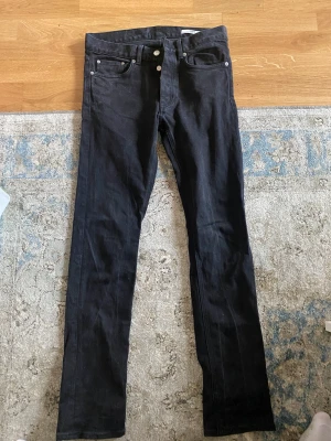 Hope jeans - Stretchiga jeans men inte slim fit, kostade runt 2000 nya och har testat dem 1 gång! Strl 31 