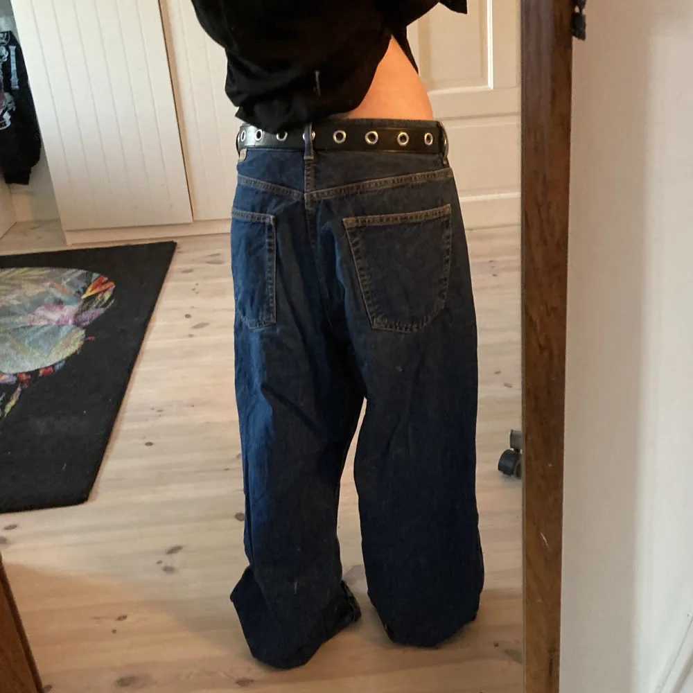Baggy jeans från junkyard som tyvärr är lite för stora för min smak. Midjemått 88cm. Köpta second hand men väldigt bra skick☺️. Jeans & Byxor.
