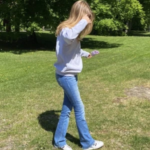 Grå sweater - Mysig sweat shirt, använt fåtal gånger