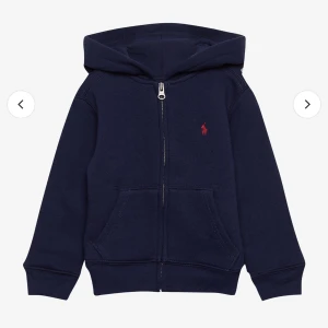 Polo Ralph Lauren zip up - Kofta från ralph lauren i storlek 14-16y, passar s/xs bra skick, sparsamt använd