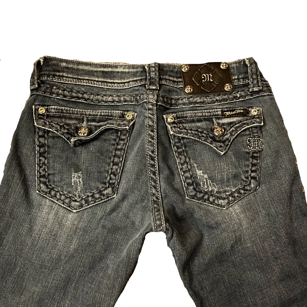 Supersnygga miss me jeans i straight modell ❣️❣️❣️ skriv privat för mer information 🫶. Jeans & Byxor.