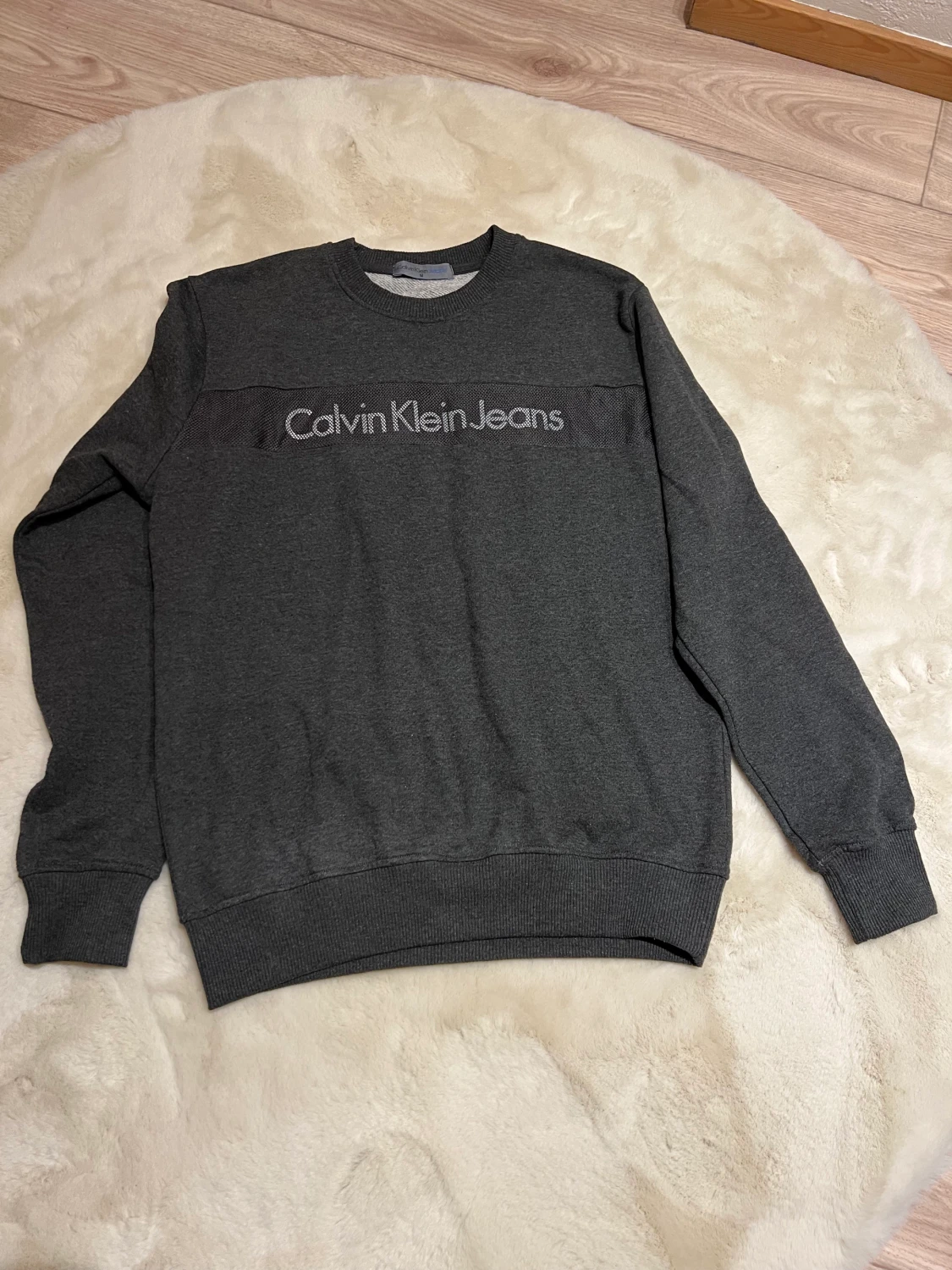 Mörkgrå tröja Calvin Klein Jeans