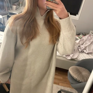 Myströja - En gosig stickad tröja ifrån hm säljer den då den är för stor för mig. 