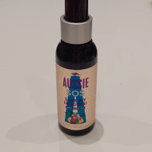 Aussie hair oil - Aussie save my lengths hair oil. Used once