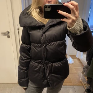 Stockholm  - Snygg och varm jacka från inwear! I mycket bra skick 