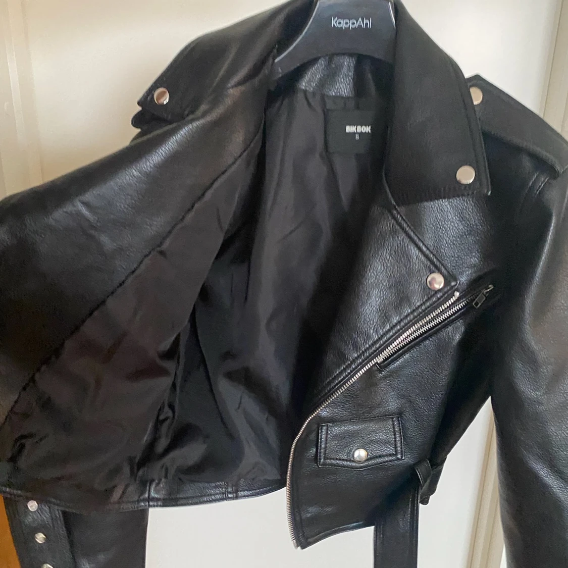 Skinjacka bilbok  - 90