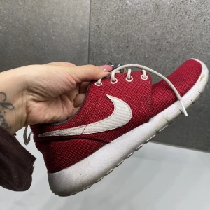 Nike skor  - Storlek 38,5 men skulle säga 38