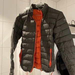 Höst jacka  - Köpt på primark, ej använd 