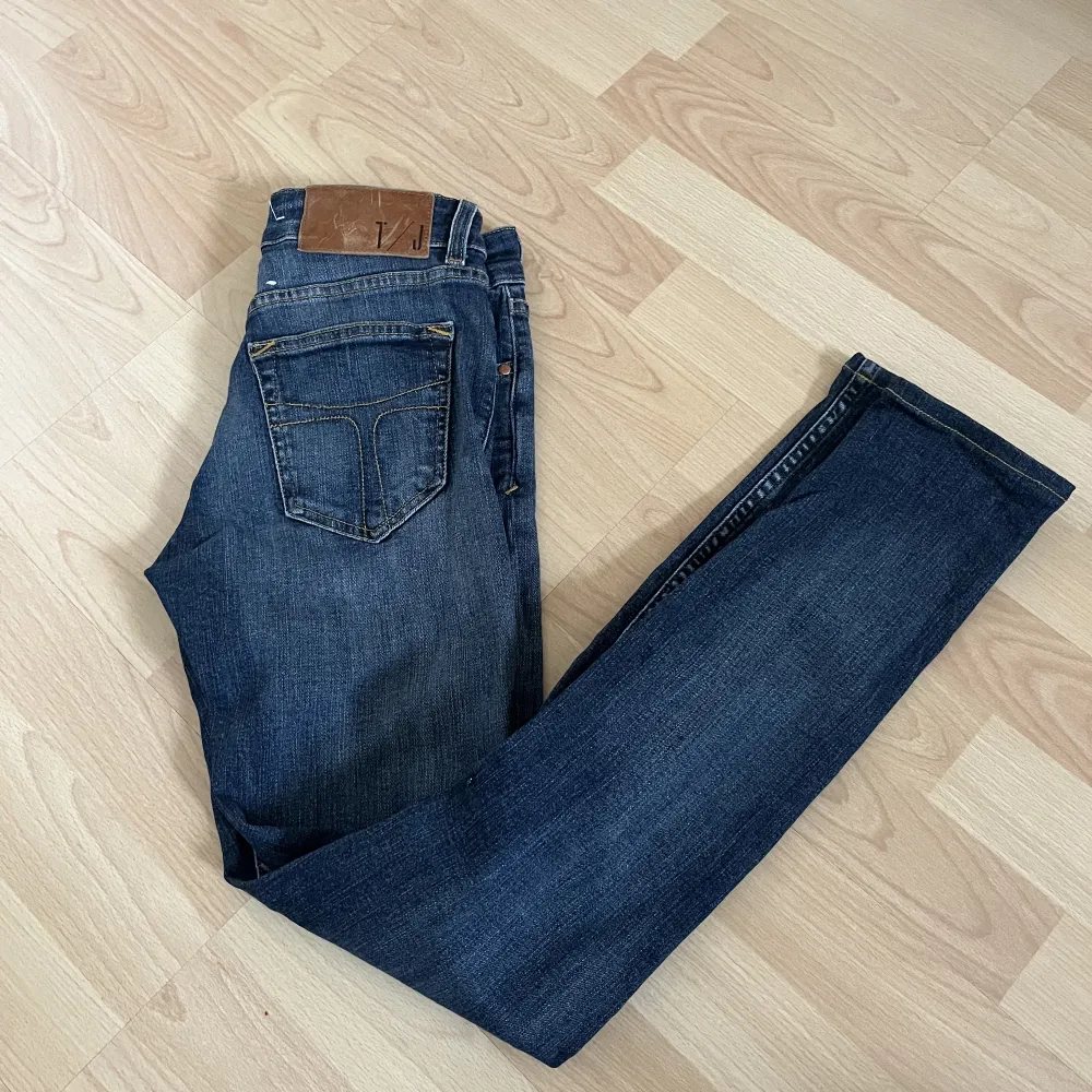 Nya tiger of Sweden jeans, använda en gång! Nypris:1400. Jeans & Byxor.