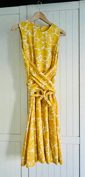 Hobbs klänning  - Hobbs klänning.  Nyskick. 