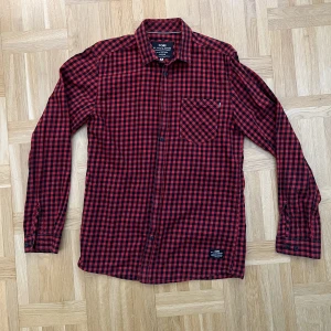 Herr skjorta - Rutig herr skjorta i storlek M. 50 kr + fraktkostnad 