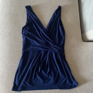 Mörk blå linne - Mörk blå linne från HM.