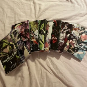 Seraph of the End / Owari No Seraph Volym 1-12 - Jag har ont om plats och måste sälja mina Seraph of the End mangavolymer. De är alla i bra skick och har tagits hand om väl, men miniposters saknas i volym 1-3. Jag har volym 11 och 12 också som kan köpas men de är hos pappa så därför är inte på bild 😊