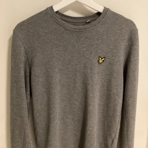 Lyle & scott sweatshirt  - Storlek xs  Skick 10/10 då jag aldrig använt den  